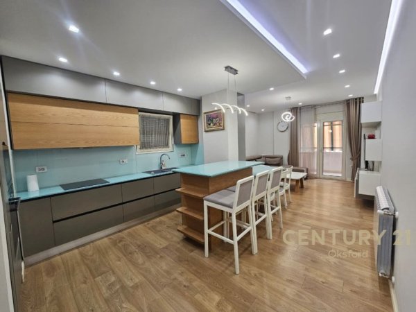 Tirane, shitet apartament 2+1 Kati 3, 170.000 € (Fresku)