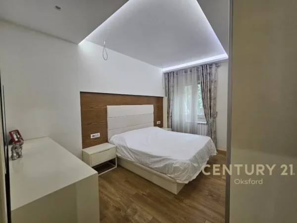 Tirane, shitet apartament 2+1 Kati 3, 170.000 € (Fresku)