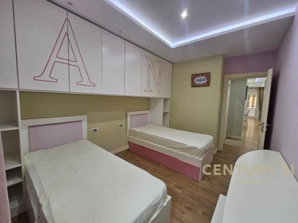 Tirane, shitet apartament 2+1 Kati 3, 170.000 € (Fresku)