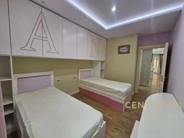 Tirane, shitet apartament 2+1 Kati 3, 170.000 € (Fresku)