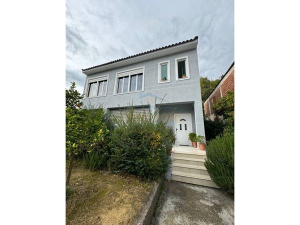 Tirane, shitet Vile 3 Katshe , 276 m² 220.000 € 