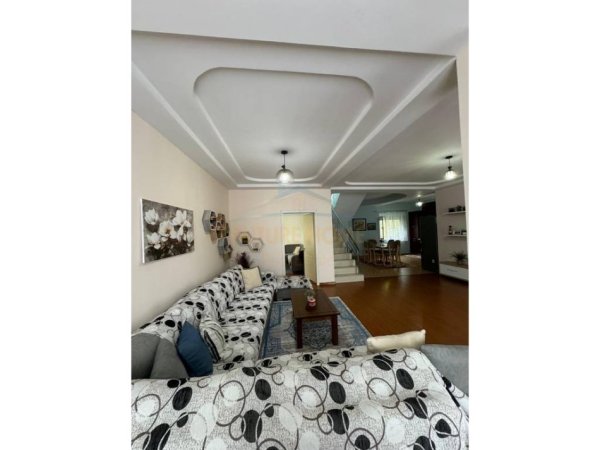 Tirane, shitet Vile 3 Katshe , 276 m² 220.000 € 