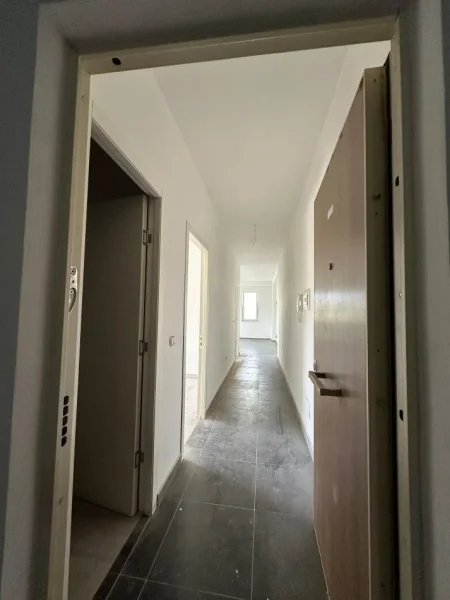 Tirane, shitet apartament 2+1 Kati 3, 93 m² 238.000 € (Rruga Liqeni i Thate)