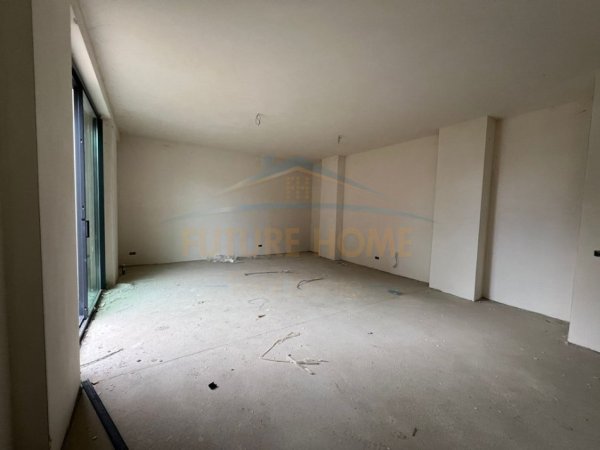 Tirane, shitet apartament 2+1+Ballkon Kati 1, 160 m² 500.000 € (Tulipan Residence)