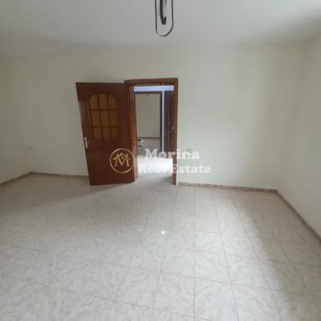 Tirane, jepet me qera shtepi 2+1 Kati 2, 75 m² 240 € (Kombinat)