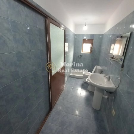 Tirane, jepet me qera shtepi 2+1 Kati 2, 75 m² 240 € (Kombinat)