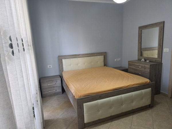 Tirane, jap me qera apartament 2+1+Aneks+Ballkon Kati 8, 102 m² 600 € (Rruga Kryesore Bar FAMED)