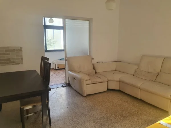 Tirane, jepet me qera nga Pronari, pa-komision apartament 2+1 Kati 3, 80m² 370 €