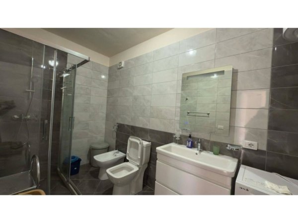 Tirane, shes apartament Kati 3, 117 m² 150.000 € (Fresk)