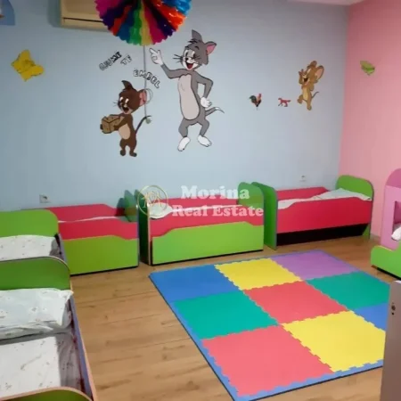 Tirane, jepet me qera ambjent biznesi Kati 0, 200 m² 900 € (Rruga Besim Alla, Yzberisht)