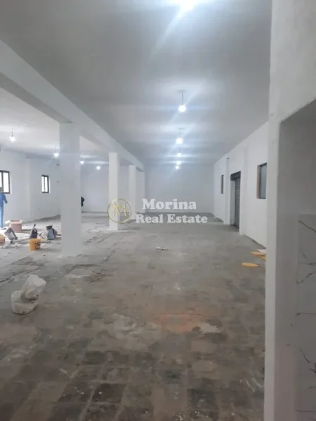 Tirane, jepet me qera ambjent biznesi Kati 0, 322 m² 1.500 € (Rruga Faik Kulla)