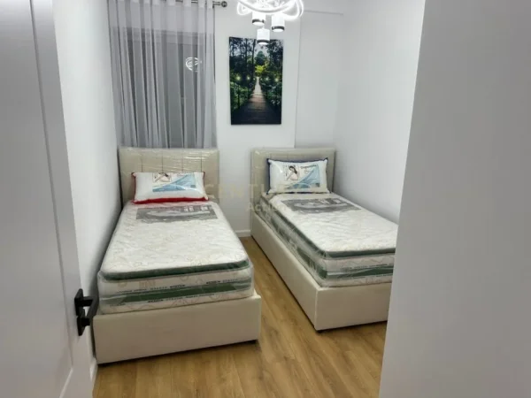 Tirane, shitet apartament 2+1+Ballkon Kati 9, 96 m² 157.000 € (astir)