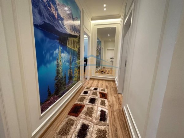 Tirane, jepet me qera apartament 2+1+Ballkon Kati 11, 114 m² 1.500 € 