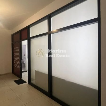 Tirane, jepet me qera ambjent biznesi Kati 2, 60 m² 500 € (Ish Parku i Autobusave)