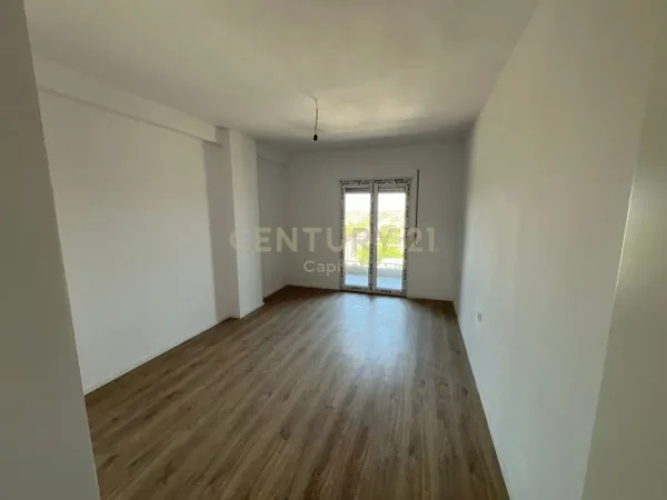 Shqiperi, shitet apartament 2+1+Ballkon Kati 3, 113 m² 103.200 € (qender kamez)