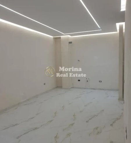 Tirane, jepet me qera ambjent biznesi Kati 1, 42 m² 400 € (Rruga Siri Kodra)