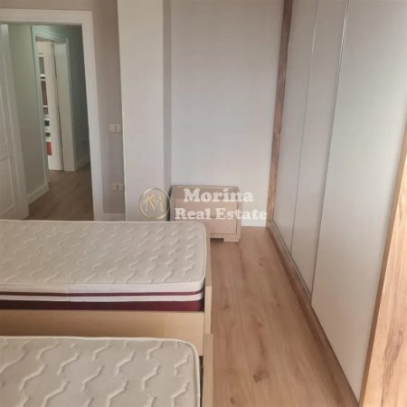 Tirane, jepet me qera apartament 2+1+Ballkon Kati 5, 130 m² 800 € (Rruga Muhamet Gjollesha)