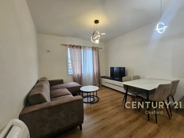 Tirane, jepet me qera apartament 3+1 Kati 9, 104 m² 650 € (Ish Fusha e Aviacionit)