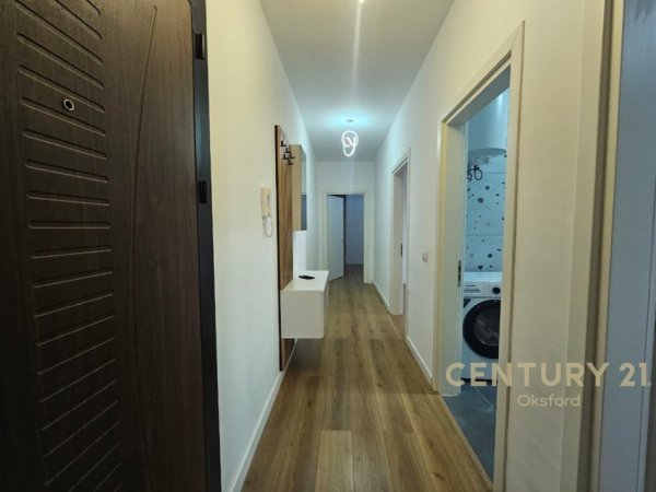 Tirane, jepet me qera apartament 3+1 Kati 9, 104 m² 650 € (Ish Fusha e Aviacionit)