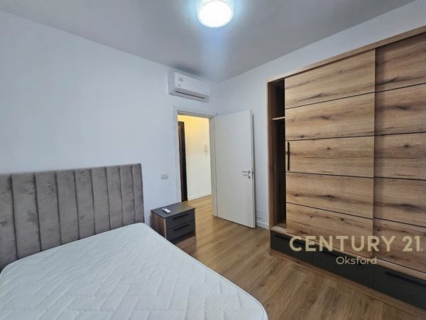 Tirane, jepet me qera apartament 3+1 Kati 9, 104 m² 650 € (Ish Fusha e Aviacionit)