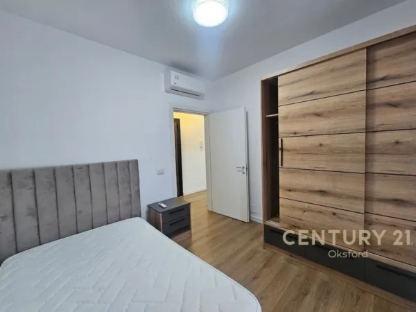 Tirane, jepet me qera apartament 3+1 Kati 9, 104 m² 650 € (Ish Fusha e Aviacionit)