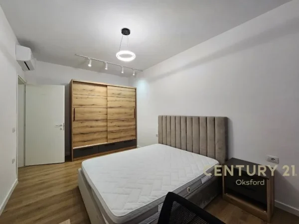 Tirane, jepet me qera apartament 3+1 Kati 9, 104 m² 650 € (Ish Fusha e Aviacionit)