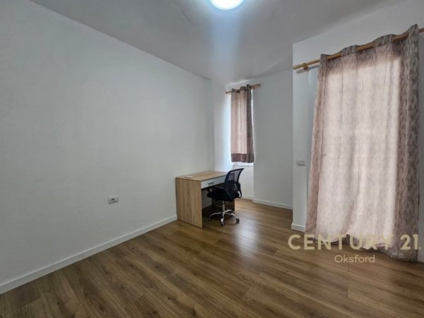 Tirane, jepet me qera apartament 3+1 Kati 9, 104 m² 650 € (Ish Fusha e Aviacionit)
