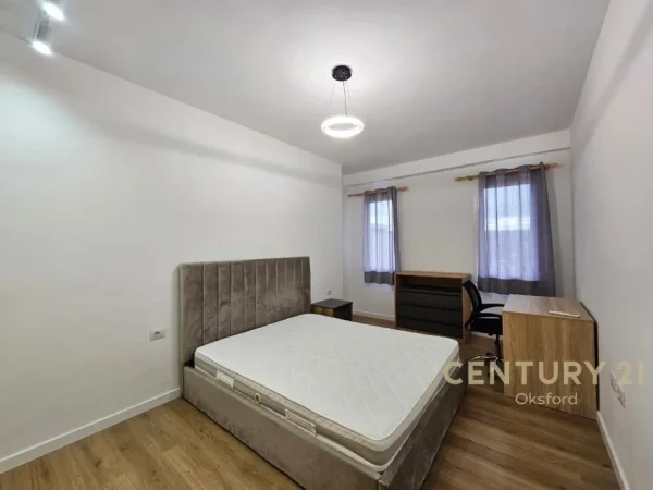 Tirane, jepet me qera apartament 3+1 Kati 9, 104 m² 650 € (Ish Fusha e Aviacionit)