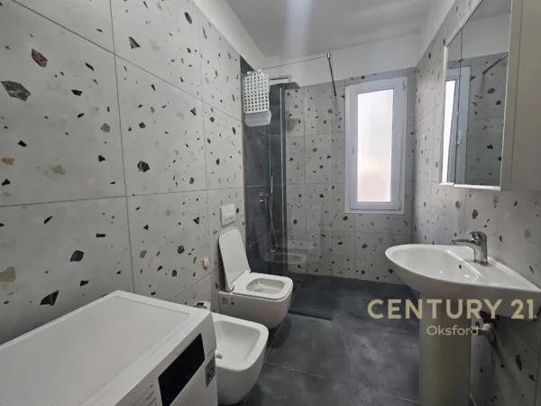 Tirane, jepet me qera apartament 3+1 Kati 9, 104 m² 650 € (Ish Fusha e Aviacionit)