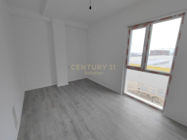 Tirane, shitet apartament 2+1+Ballkon Kati 6, 84 m² 105.000 €