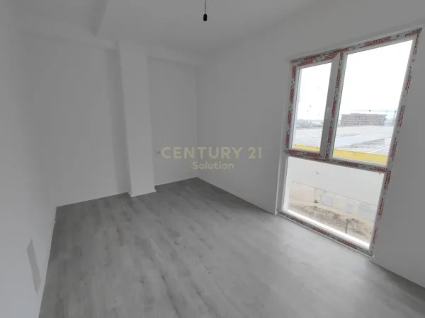 Tirane, shitet apartament 2+1+Ballkon Kati 6, 84 m² 105.000 €