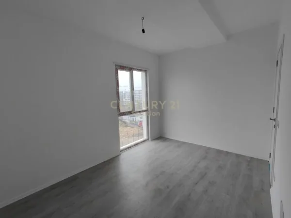 Tirane, shitet apartament 2+1+Ballkon Kati 6, 84 m² 105.000 €
