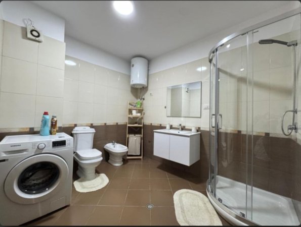 Tirane, jepet me qera apartament 1+1 Kati 5, 70 m² 750 € (rruga kavajes)