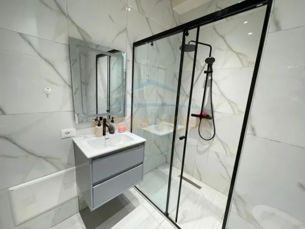 Tirane, shitet garsonier 1+1+Ballkon Kati 1, 30 m² 65.000 € (Kompleksi Mangalem)