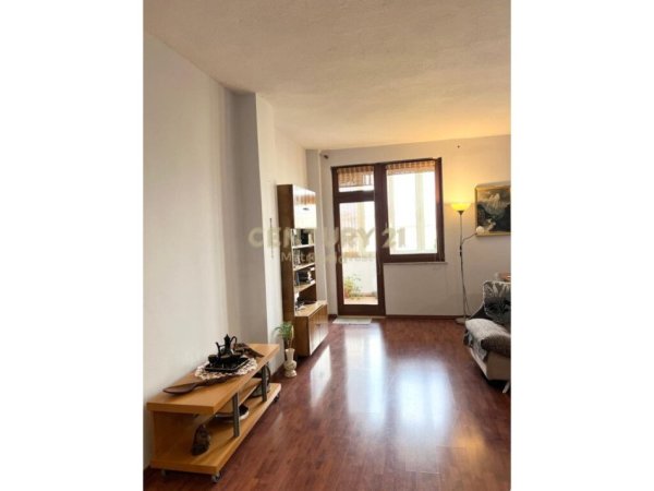 Tirane, jepet me qera apartament 2+1 Kati 4, 129 m² 650 € (Tregu Elektrik)