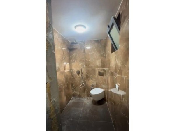 Tirane, shitet apartament duplex Kati 1, 61 m² 87.000 € (Fresku)