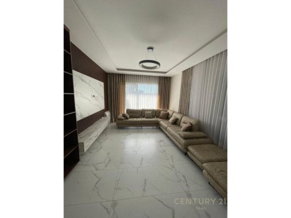 Shqiperi, shitet apartament 2+1+Ballkon Kati 6, 110 m² 120.000 € (shitet okazion qender kamez)