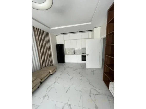 Shqiperi, shitet apartament 2+1+Ballkon Kati 6, 110 m² 120.000 € (shitet okazion qender kamez)