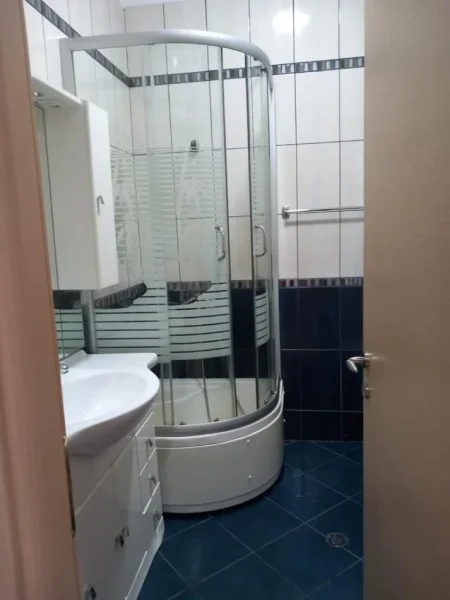 Tirane, jepet me qera apartament 2+1+Aneks+Ballkon Kati 5, 100 m² 600 € (Delijorgji)