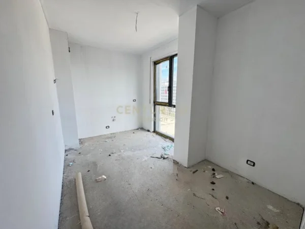Tirane, shitet apartament 2+1+Ballkon Kati 8, 118 m² 175.000 € 