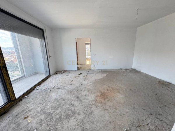 Tirane, shitet apartament 2+1+Ballkon Kati 8, 118 m² 175.000 € 