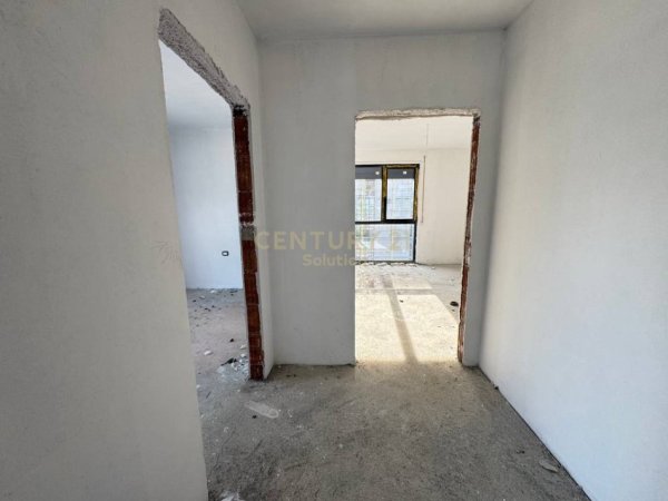Tirane, shitet apartament 2+1+Ballkon Kati 8, 118 m² 175.000 € 