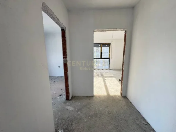 Tirane, shitet apartament 2+1+Ballkon Kati 8, 118 m² 175.000 € 