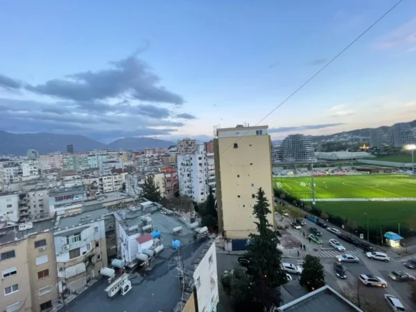Tirane, jepet me qera apartament 2+1+Aneks+Ballkon Kati 9, 115 m² 1.200 € 