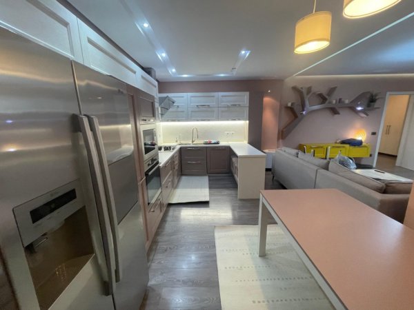 Tirane, jepet me qera apartament 2+1+Aneks+Ballkon Kati 9, 115 m² 1.200 € 