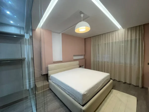 Tirane, jepet me qera apartament 2+1+Aneks+Ballkon Kati 9, 115 m² 1.200 € 