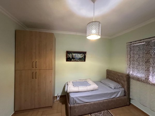 Tirane, jepet me qera apartament 2+1 Kati 4, 85 m² 450 € (Ali Demi)