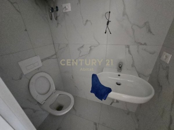 Tirane, shitet apartament 2+1+Ballkon Kati 3, 117 m² 187.000 € (laprak)