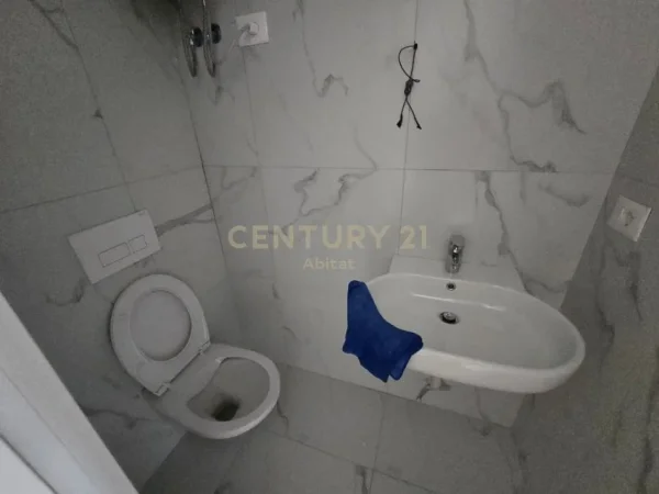 Tirane, shitet apartament 2+1+Ballkon Kati 3, 117 m² 187.000 € (laprak)