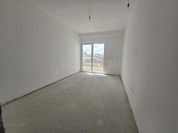 Tirane, shitet apartament 2+1+Ballkon Kati 3, 117 m² 187.000 € (laprak)